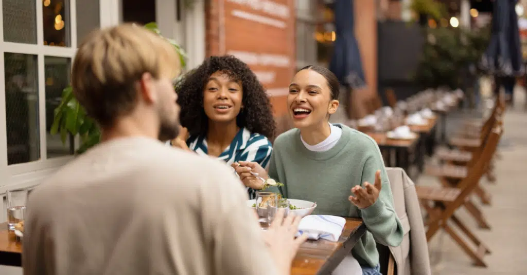 after a friendship breakup, a group gets together for lunch