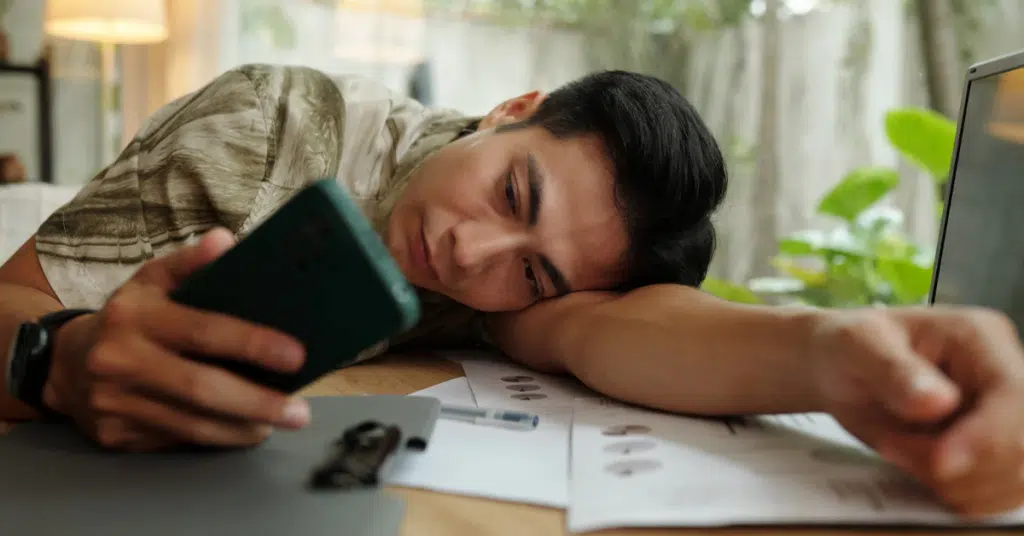 man is experiencing an emotional vampire over text